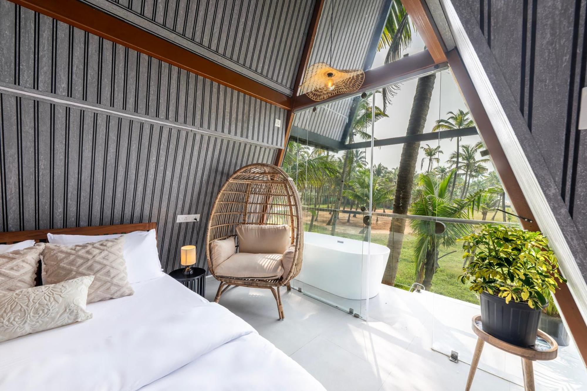 The Rose Goa Beach Resort Агонда Екстер'єр фото